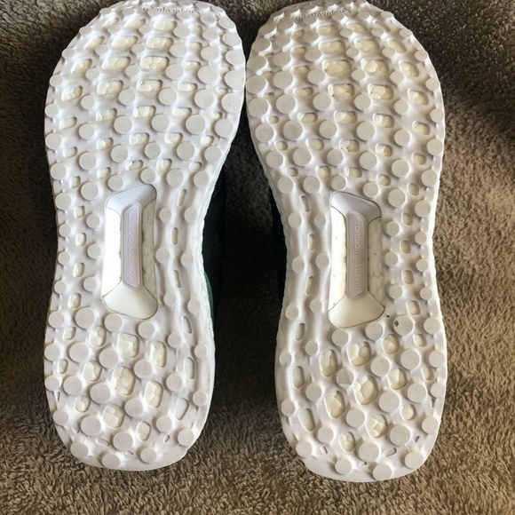 Adidas Ultra Boost 4.0 Parley Carbon Blue - Picture 4 of 8